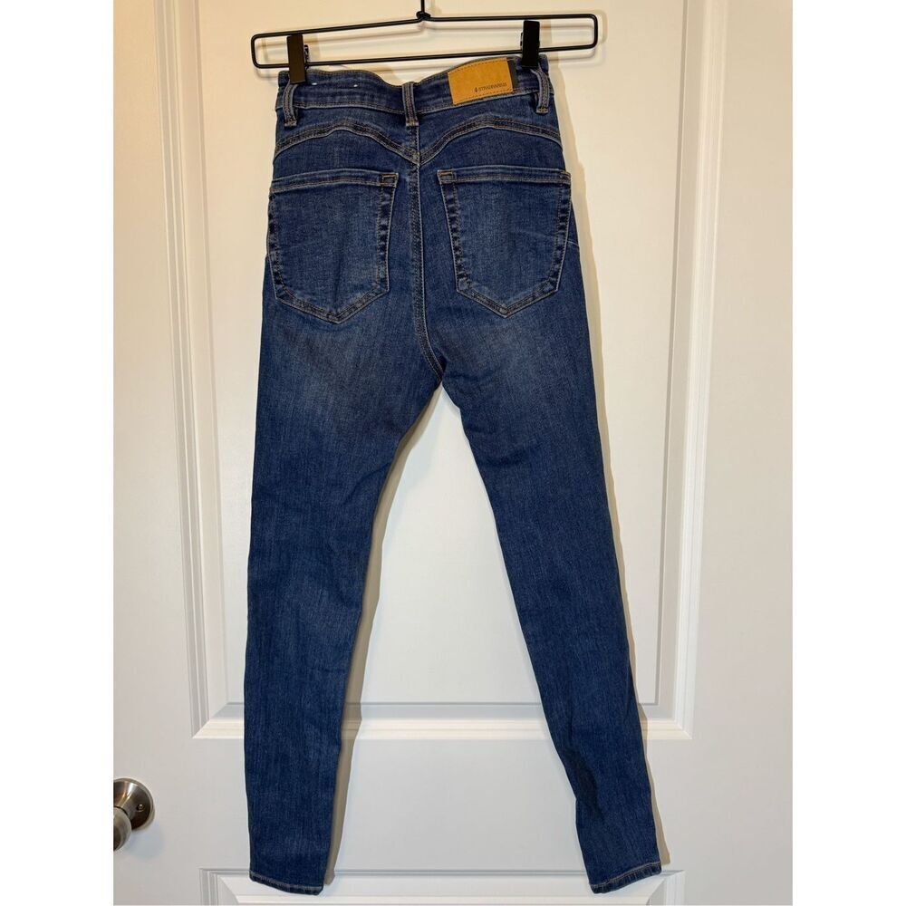 Jeans‎ - Picture 11 of 15